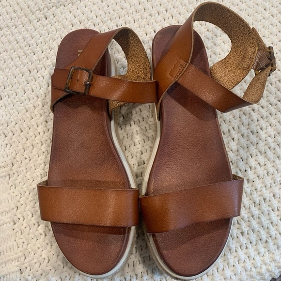 Mia Women’s Kiera Low Platform Espadrille Sandals w/Tortoise Buckle; Size 9 - Picture 6 of 7